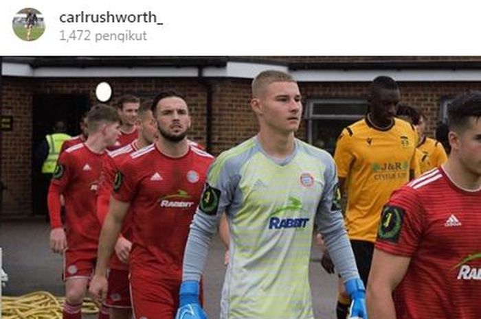 Kiper Worthing FC, Carl Rushworth.