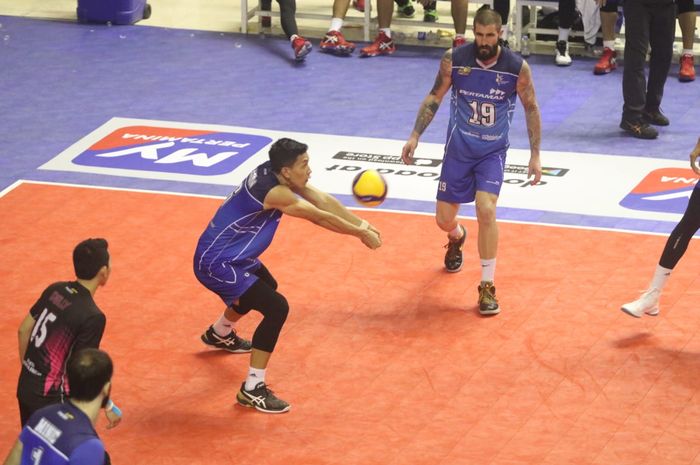 Suasana pertandingan Jakarta Pertamina Energi saat melawan Lamongan Sadang MHS pada seri ketiga Proliga 2020 di Palembang, Sumatera Selatan, Minggu (9/2/2020).