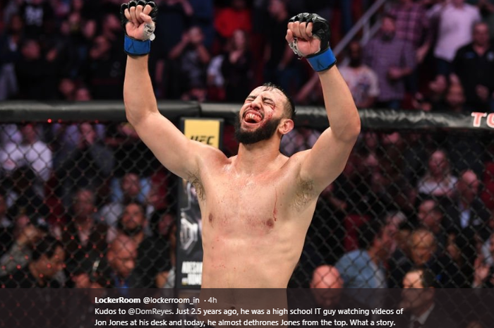 Petarung UFC, Dominick Reyes, saat melakukan selebrasi usai bel ronde kelima berakhir dibunyikan. Reyes harus mengakui ketangguhan Jon Jones setelah menerima kekalahan pada ajang UFC 247 di Toyota Center, Houston, Texas, AS, Minggu (9/2/2020).