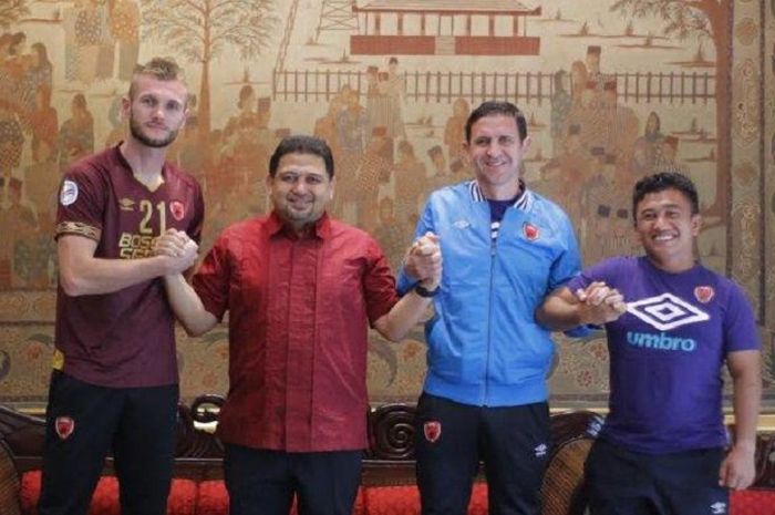 PSM Makassar memperkenalkan Nenad Bacina dan Serif Hasic di Hotel Sultan, Jakarta, Senin (10/2/2020)