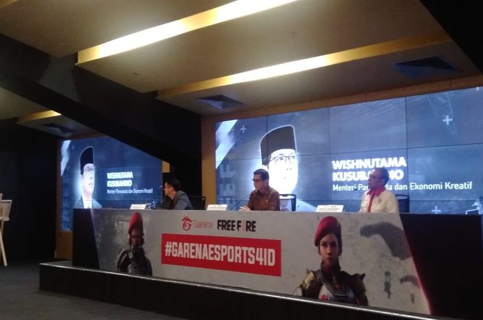 Direktur Garena Indonesia, Hans Saleh, Menteri Pariwisata dan Ekonomi Kreatif, Wisnuhutama Kusubandio, dan Sesmenpora, Gatot S Dewa Broto di Konferensi Pers, Free Fire Champions Cup, Senin, (10/2/2020).