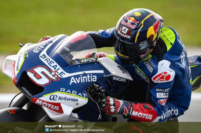 Aksi pembalap Avintia Racing, Johann Zarco, dalam tes pramusim MotoGP 2020 di Sirkuit Sepang, Malaysia, 9 Februari 2020.