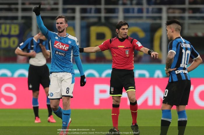 Inter Milan ditekuk Napoli akibat gol tunggal Fabian Ruiz dalam partai semifinal Coppa Italia di Giuseppe Meazza, 12 Februari 2020.