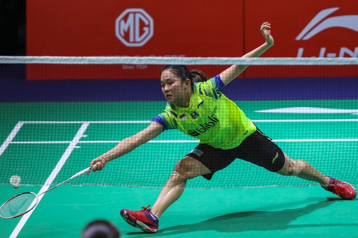 Tunggal putri, Ruselli Hartawan saat berhadapan dengan Sayaka Takahashi pada partai ketiga perempat final Kejuaraan Beregu Asia 2020, di di Rizal Memorial Coliseum, Manila, Filipina, Jumat (14/2/2020).