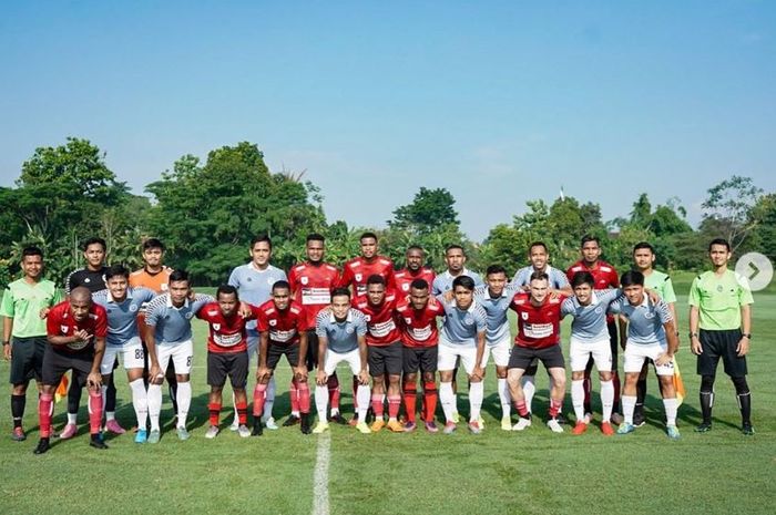 pertandingan uji coba antara Sulut United melawan Persipura Jayapura Sabtu (12/2/2020) pagi.