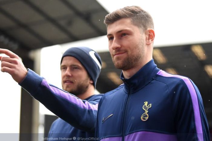 Bek sayap Tottenham Hotspur, Ben Davies.