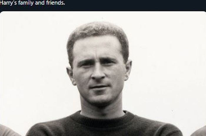 Kiper legendaris Manchester United, Harry Gregg,.