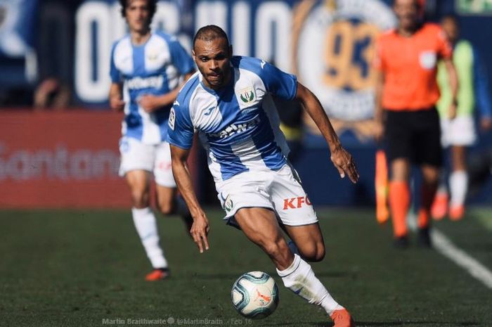 Striker Leganes, Martin Braithwaite, disebut sebagai pemain yang diinginkan Barcelona untuk mengisi poisisi yang ditinggalkan Luis Suarez dan Ousmane Dembele karena cedera.