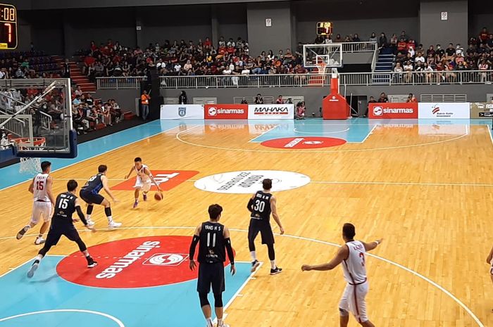 Tim nasional (timnas) basket putra Indonesia menghadapi Korea Selatan pada laga pertama FIBA Asia Cup 2021 Qualifiers di Jakarta, 20 Februari 2020.