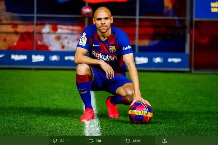 Penyerang anyar Barcelona, Martin Braithwaite, saat diperkenalkan secara resmi pada Kamis (20/2/2020) waktu setempat.