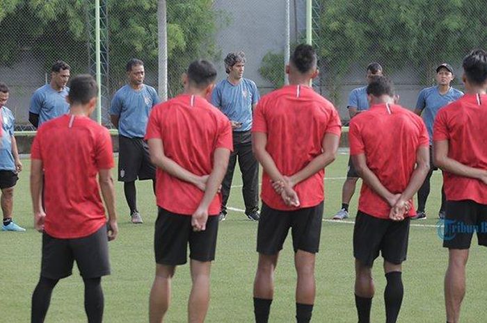 Bali United menggelar latihan terakhir sebelum berangkat ke Kamboja di lapangan sintetis AIS, jalan imam Bonjol, Denpasar, Sabtu (22/2/2020).