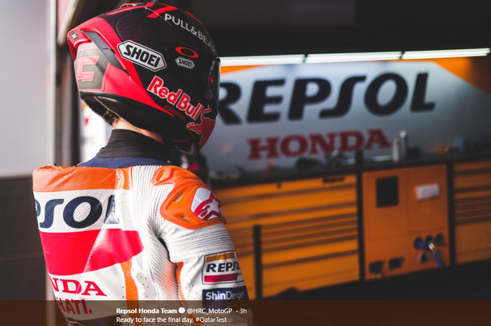 Pembalap Repsol Honda, Marc Marquez, bersiap melakoni tes pramusim MotoGP 2020 di Sirkuit Losail, Qatar, 24 Februari 2020.