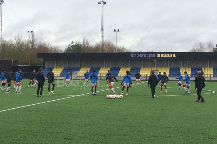 Garuda Select menjalani sesi latihan di Sporting Khalsa, Wallsal, Inggris, Senin (24/2/2020), pukul 10.00 waktu setempat.