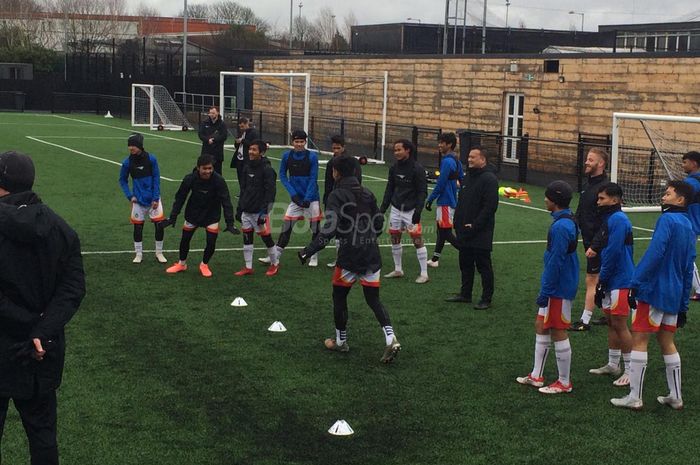 Garuda Select menjalani sesi latihan di Sporting Khalsa, Wallsal, Inggris, Senin (24/2/2020), pukul 10.00 waktu setempat.