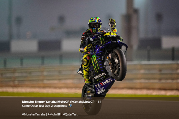 Pembalap Monster Energy Yamaha, Valentino Rossi, saat beraksi selama tes pramusim MotoGP 2020 Qatar di Sirkuit Losail, Minggu (23/2/2020).