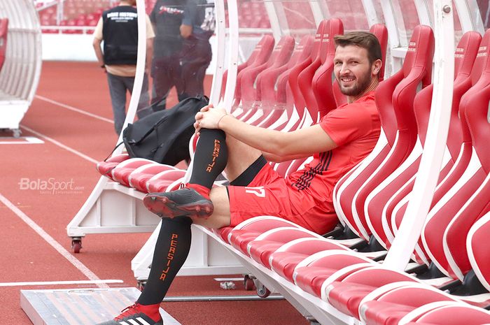 Pemain asing Persija Jakarta, Marco Motta, ikut serta dalam latihan jelang laga melawan Borneo FC di Stadion Gelora Bung Karno, Jakarta (29/2/2020)