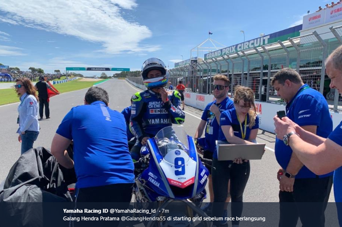 Pembalap asal Indonesia, Galang Hendra Pratama, ketika bersiap-siap menghadapi balapan WorldSSP 2020 seri Australia di Sirkuit Phillip Island, Australia, 1 Maret 2020.