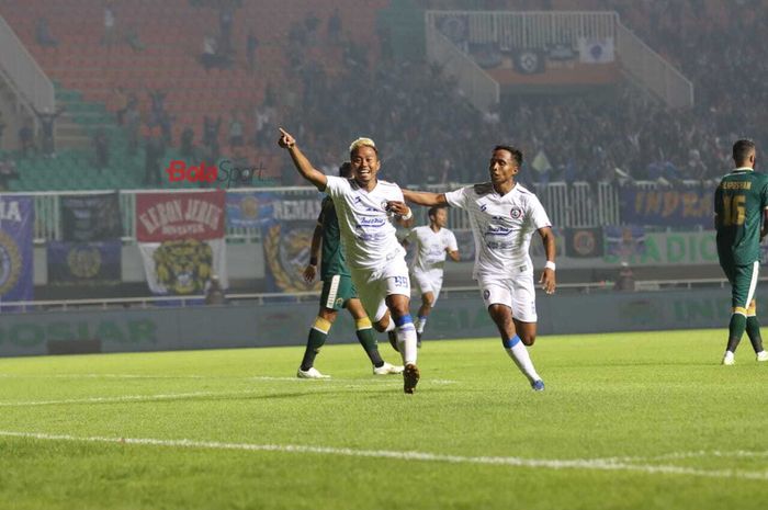 Hari Yudo, mencetak gol buat Arema FC saat melawan Tira-Persikabo pada pekan pertama Shopee Liga 1 2020, Senin (2/3/2020) di Stadion Pakansari, Bogor.