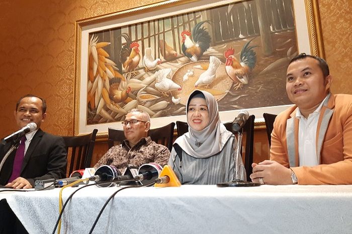 Ibunda Vitalia Shesya dan tim kuasa hukum  saat ditemui Grid.ID di kawasan Kuningan, Jakarta Selatan, Selasa (3/3/2020).