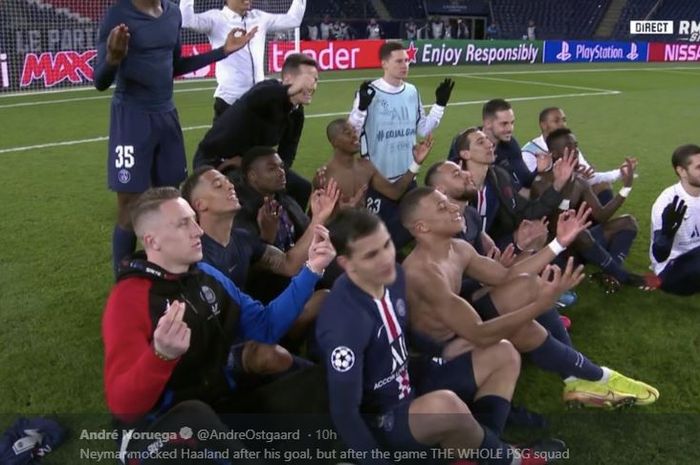 Pemain PSG merayakan kemenangan mereka atas Borussia Dortmund pada babak 16 besar Liga Champions 2019-2020 dengan meniru selebrasi Erling Haaland.