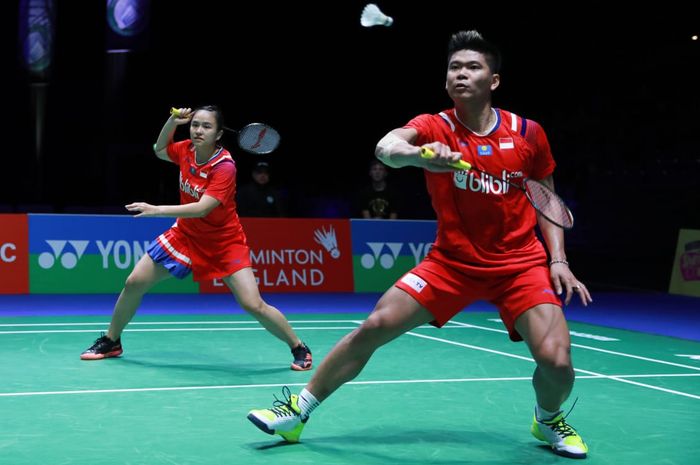 Pasangan ganda campuran Indonesia, Praveen Jordan/Melati Daeva Oktavianti, saat bertanding pada perempat final All England Open 2020, Jumat (13/3/2020)