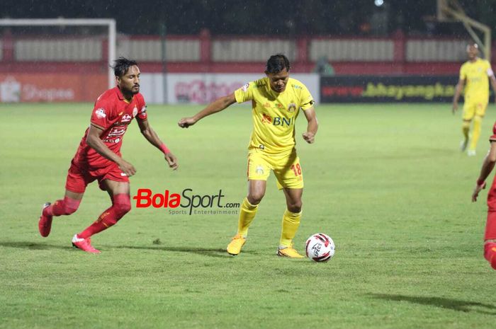 Duel Bhayangkara FC kontra Persija Jakarta pada pekan ke-3 Shopee Liga 1 2020, Sabtu (14/3/2020) di Stadion PTIK, Jakarta.