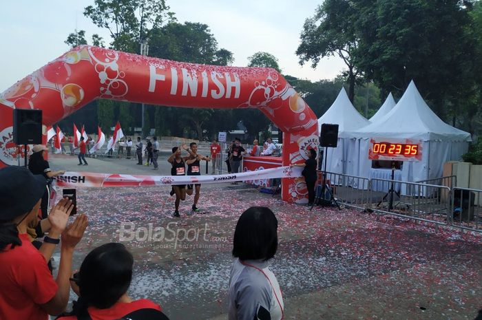 Event lari dari brand camilan Makaroni Ngehe, Maherun 7K, digelar di komplek olahraga Gelora Bung Karno, Senayan, pada Ahad (15/3/2020).