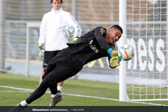 Kiper pinjaman Real Madrid dari Paris Saint-Germain, Alphonse Areola, diyakini bakal bertahan di Santiago Bernabeu lebih lama.