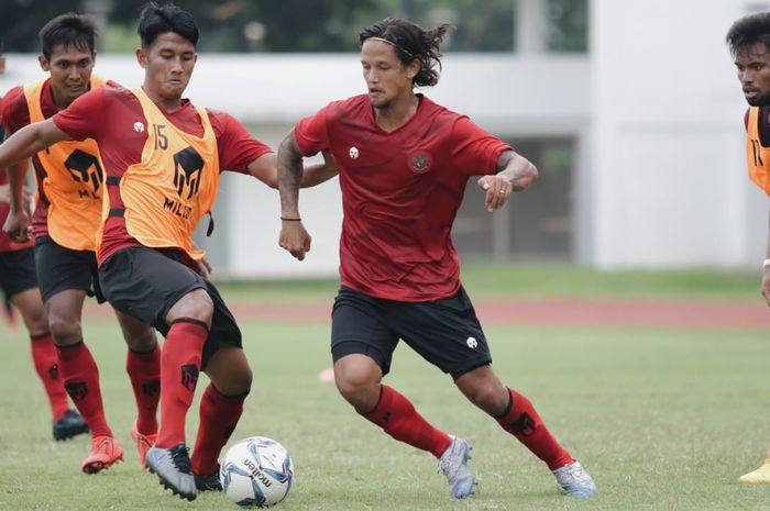 Irfan Bachdim dan pemain timnas Indonesia lainnya  dalam pemusatan latihan tim Garuda.