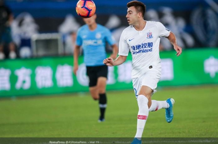 Mantan pemain AS Roma yang kini membela Shanghai Shenhua, Stephan El Shaarawy.