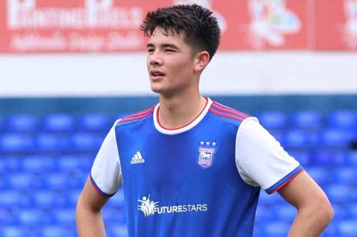 Elkan Baggott ketika berlatih di Ipswich Town.