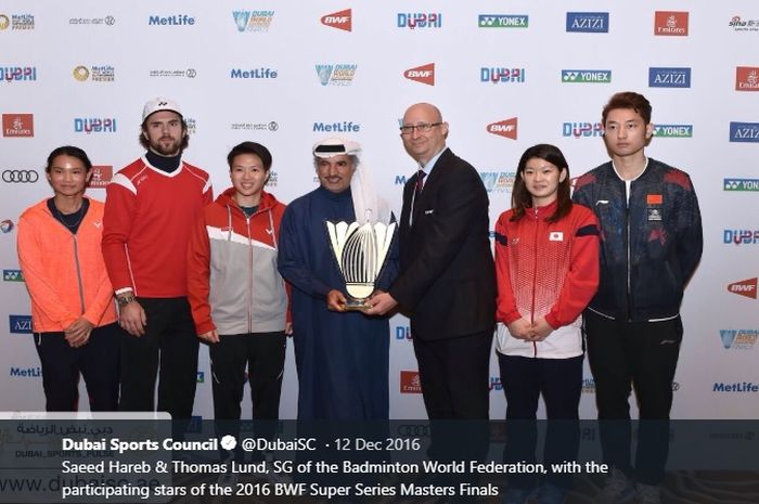 Sekretaris Jenderal BWF, Thomas Lund (tiga dari kanan), menjelang turnamen BWF Superseries Finals 2016 di Dubai, Uni Emirat Arab pada 11 Desember 2016.