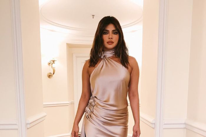 Pulang dari Amerika Serikat, Priyanka Chopra dilarang ayahnya menggunakan pakaian ketat  &nbsp;  