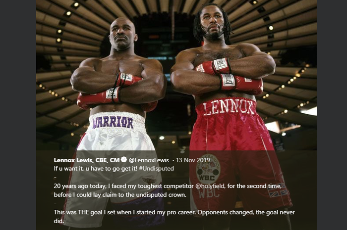 Evander Holyfield (kanan) dan Lennox Lewis (kiri). 