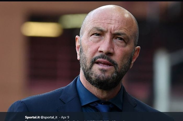 Walter Zenga, eks pelatih Wolverhampton yang kini menjadi direktur teknik Persita.