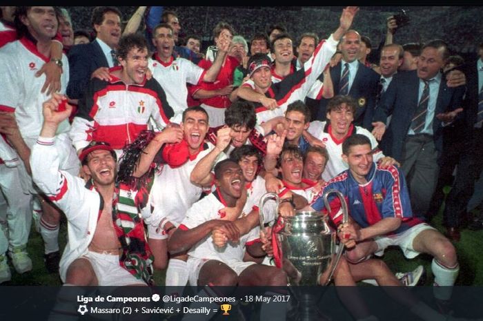 AC Milan juara Liga Champions 1993-1994 setelah menghancurkan Barcelona di final.