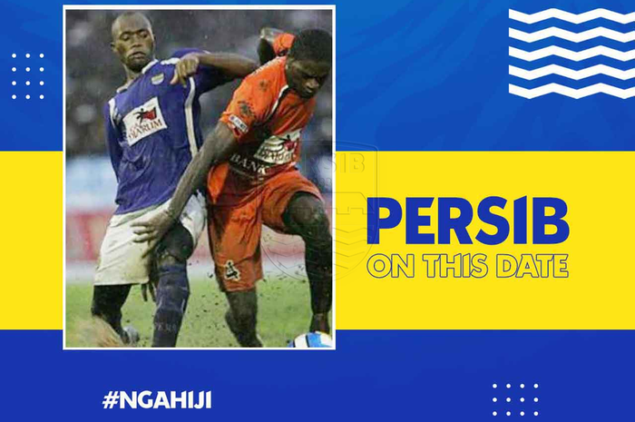 Striker Persib Bandung, Christian Beckamenga tengah berduel dengan bek Persija Jakarta