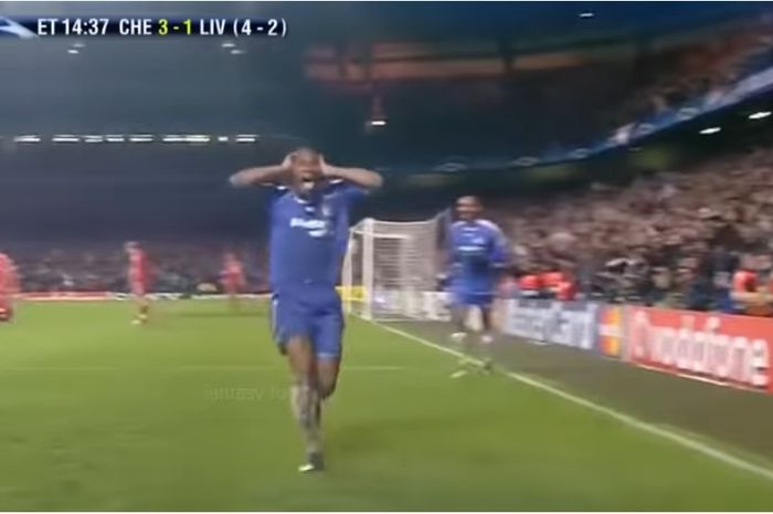 Didier Drogba, mencetak gol dalam kemenangan 3-2 Chelsea atas Liverpool di leg kedua semifinal Liga Champions 2007-2008, 30 April 2008.