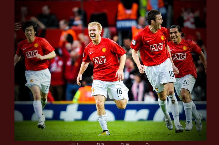 Eks gelandang Manchester United, Paul Scholes, merayakan golnya saat menaklukan Barcelona pada laga leg kedua Liga Champions 2007-2008