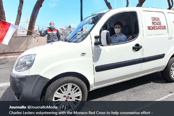 Pembalap Ferrari, Charles Leclerc, mengendarai mobil Palang Merah Monako untuk mendistribusikan makanan dan peralatan medis.