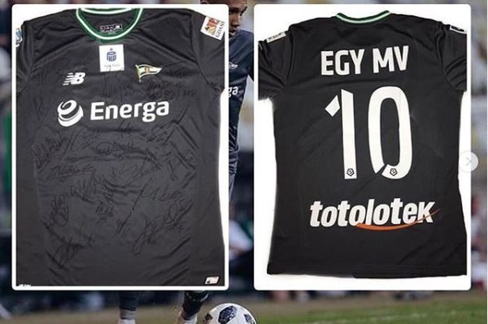 Egy Maulana Vikri melelang jersey Lechia Gdansk demi perangi Covid-19