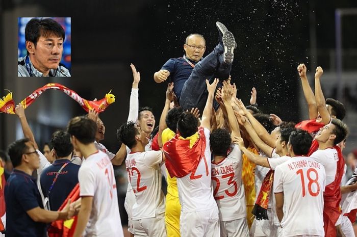 Park Hang-seo diangkat ke udara oleh para pemainnya untuk merayakan medali emas pertama Vietnam cabang sepak bola putra SEA Games di Filipina, 10 Desember 2019. Vietnam sangat yakin lolos ke Piala Dunia 2022.