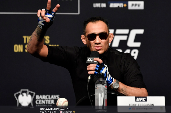 Petarung UFC asal Amerika Serikat, Tony Ferguson ketika menghadiri konferensi pers UFC 249. Dalam pertarungan tersebut, Ferguson akan menghadapi Justin Gaethje di VyStar Veterans Memorial, Jacksonville, Florida, AS, Sabtu (9/5/2020).