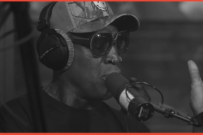 Dennis Rodman saat menceritakan perjalannya ke Korea Utara dalam acara radio yang bermana Hotboxin' with Mike Tyson.