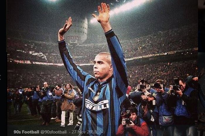 Ronaldo Luis Nazario de Lima saat memperkuat Inter Milan.