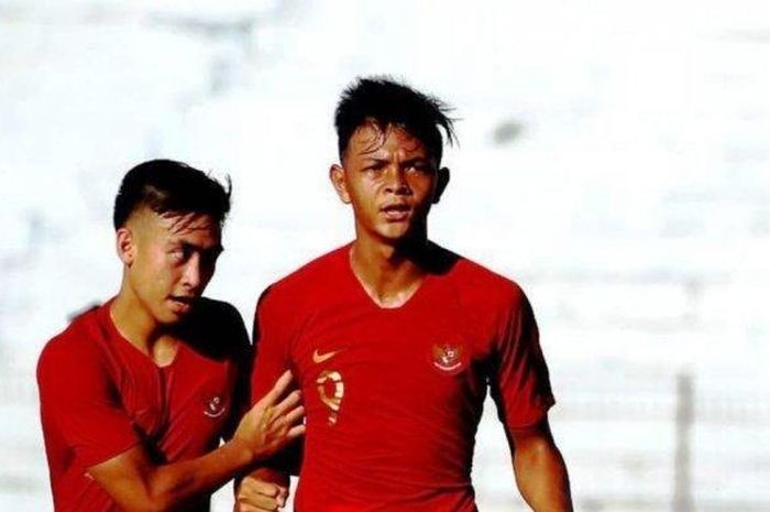 Striker Timnas Indonesia U-19, Saddam Emiruddin (kanan)