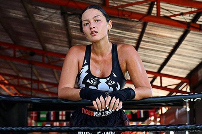 Model Cantik, Mia Kang ditawari bertarung diajang One Championship.