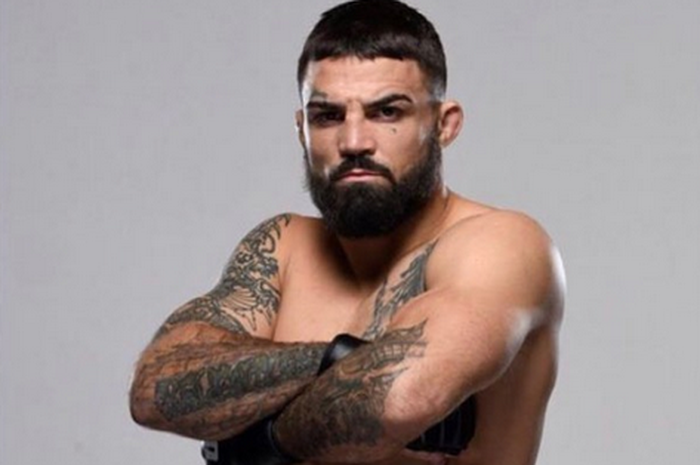 Petarung UFC Asal Amerika Serikat, Mike Perry melakukan tindakan tak terpuji.