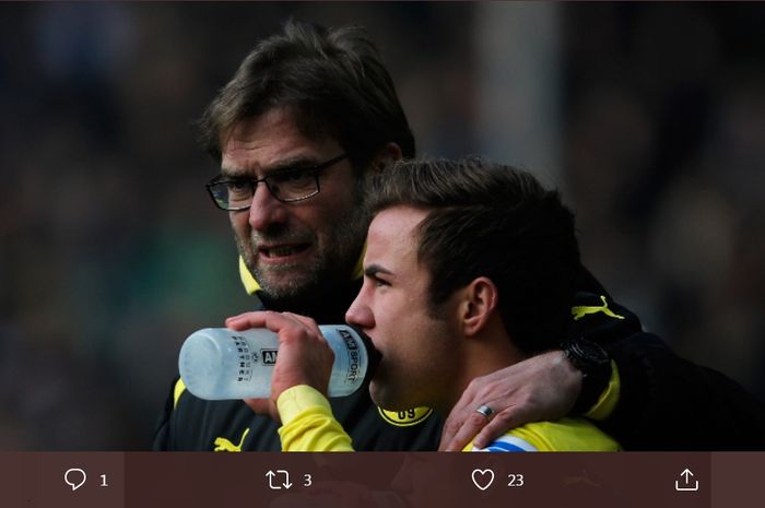 Juergen Klopp (kiri) dan Mario Goetze saat masih membela Borussia Dortmund.