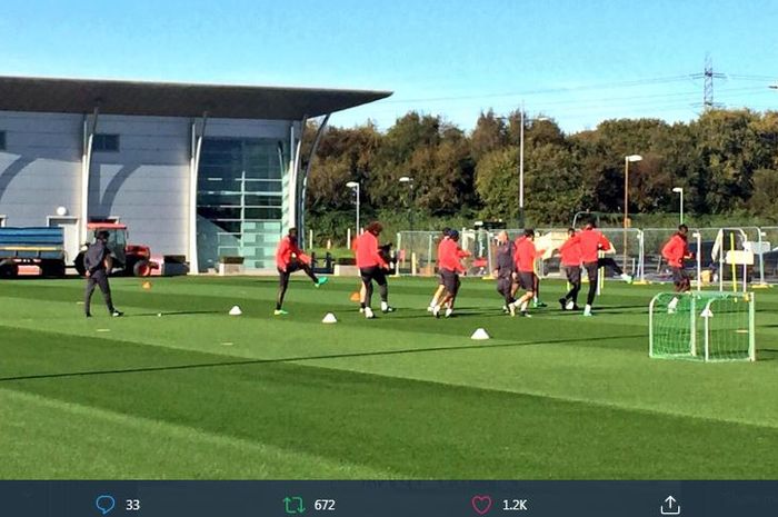 Suasana latihan tim Manchester United di Carrington.